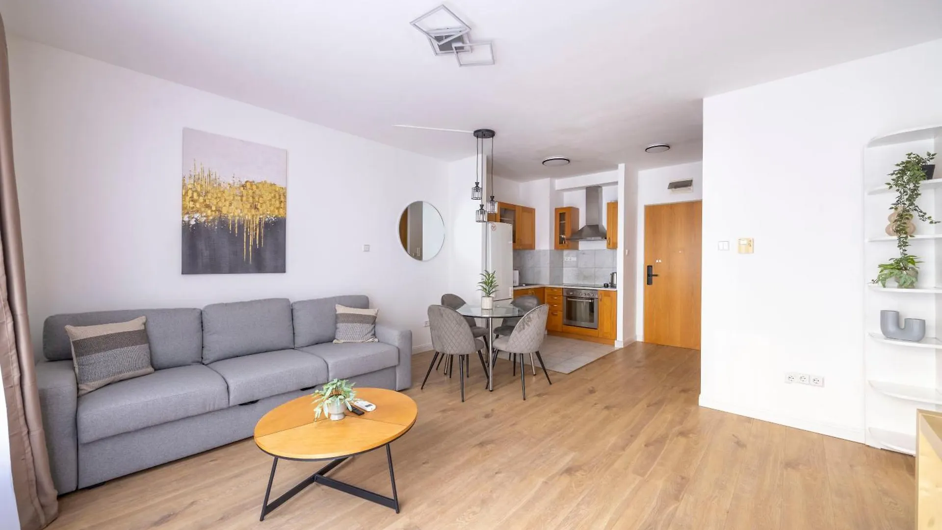 公寓 Deluxe K9 Central Suite With Balcony 